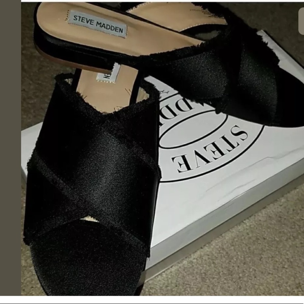 Steve Madden new! Criss Cross slides. Black sz 10!